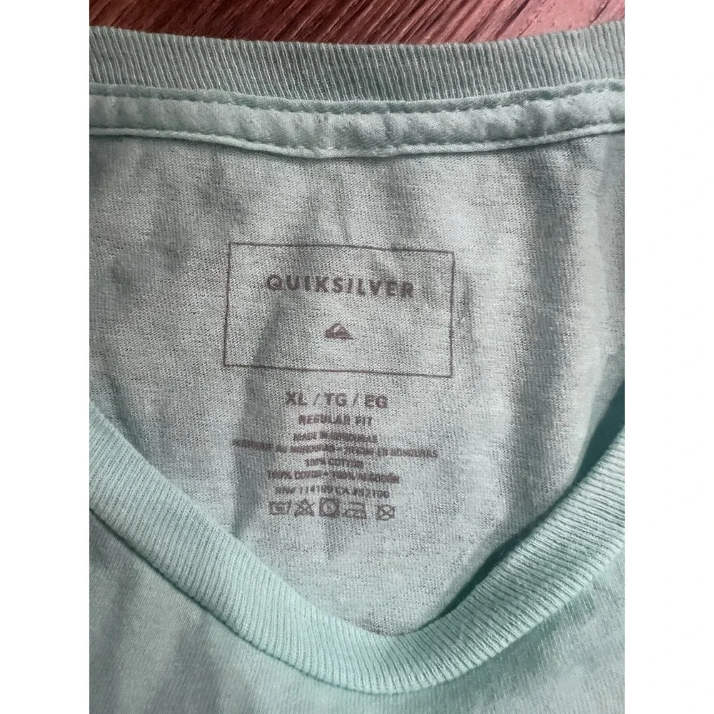 Quiksilver‎ Shirt Mens XLarge Light Blue Logo On Back, Regular Fit